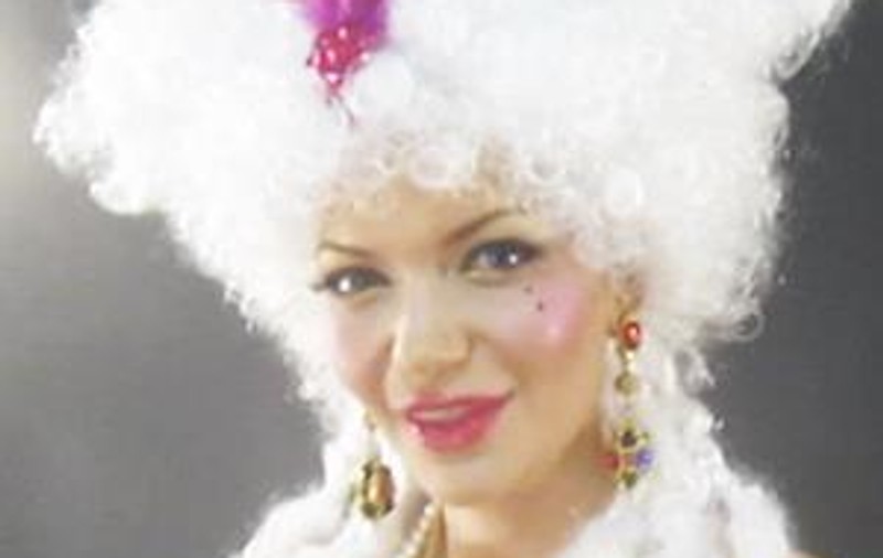 Andreea Antonescu: cu părul alb, blondă sau brunetă? Cum îți place mai mult?