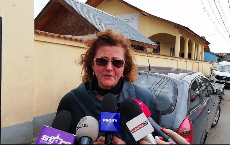 Educatoarea lui Răzvan Ciobanu, în lacrimi la priveghi. „Mi-a promis că mă va ajuta să-mi fac ținuta de soacră”