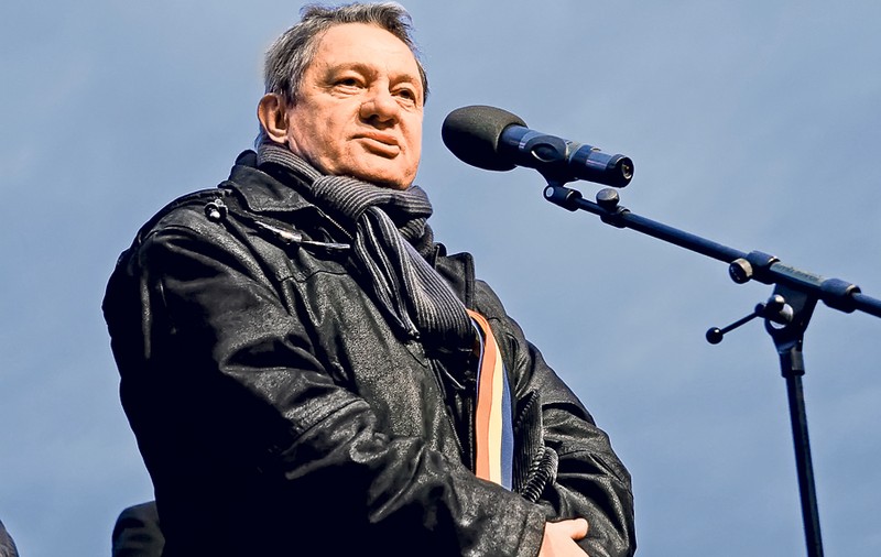 Văduva şi fiul lui Emil Hossu şi-au împărţit moştenirea