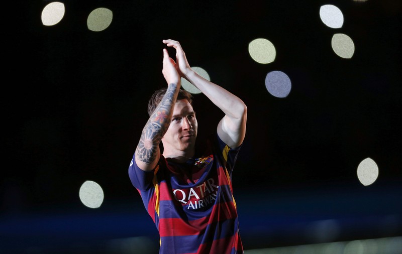 Messi i-a dat un cap în gură şi l-a strâns de gât pe Yanga-Mbiwa, de la Roma / VIDEO