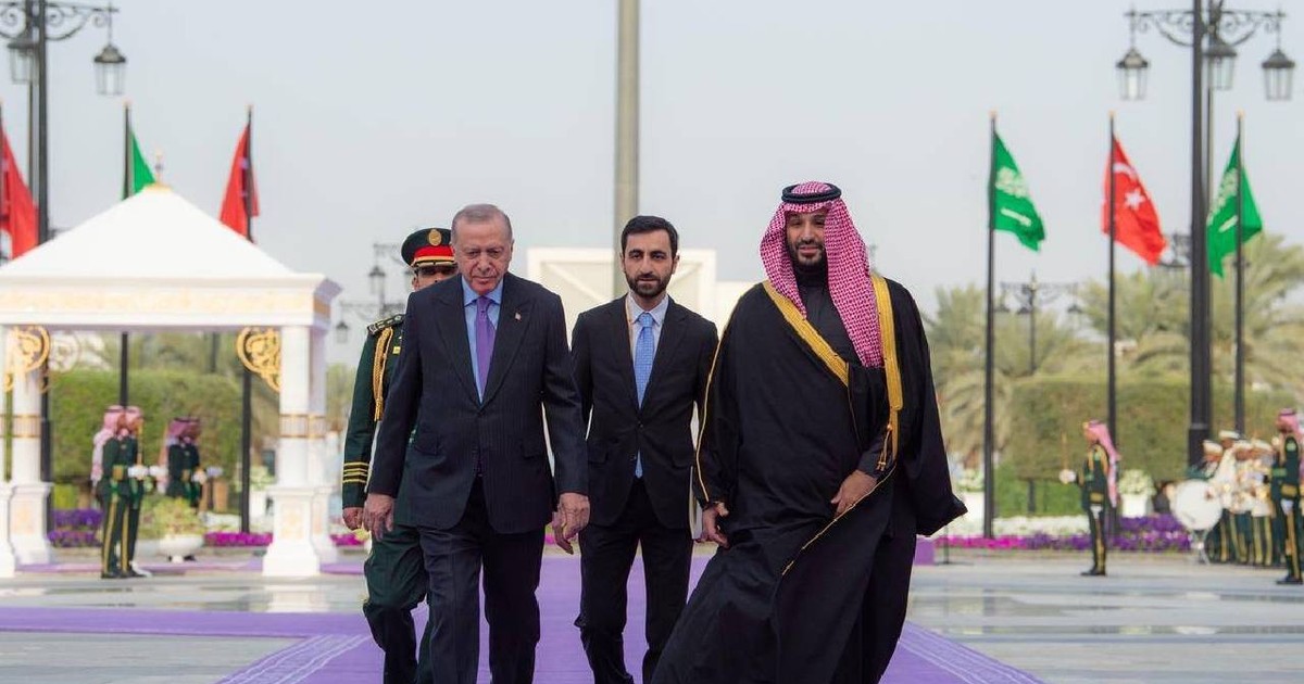 Prințul Arabiei Saudite și președintele turc la una dintre întâlniri