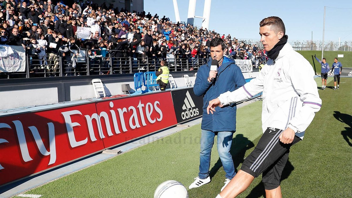 Peste 5.000 de fani au asistatat la antrenamentul lui Real Madrid