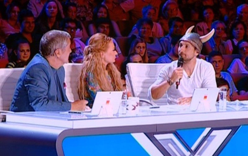 X FACTOR | Dani Oţil L-A ÎNLOCUIT PE CHELOO, ÎN JURIU! Uite ce s-a întâmplat