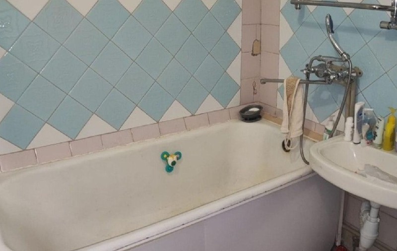 Un băiețel de 2 ani s-a înecat în cadă în timp ce mama lui dormea, în Ucraina