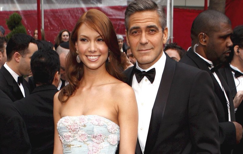 Fosta iubită îl umileşte pe actorul George Clooney: «E un dezastru la pat»