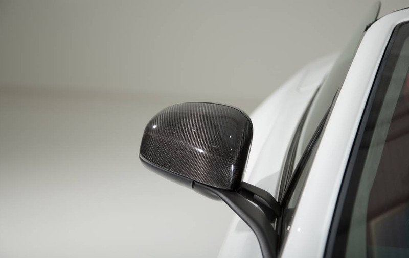 Adevăratul motiv pentru care UE vrea să elimine fibra de carbon din automobile: „o substanță periculoasă”
