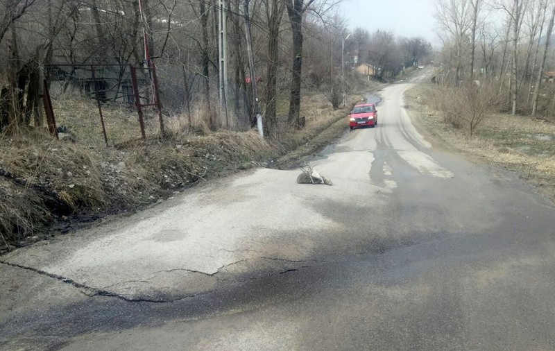 Alunecările de teren și inundațiile au făcut prăpăd în județul Buzău. Valoarea pagubelor depășește 80 de milioane de lei/VIDEO