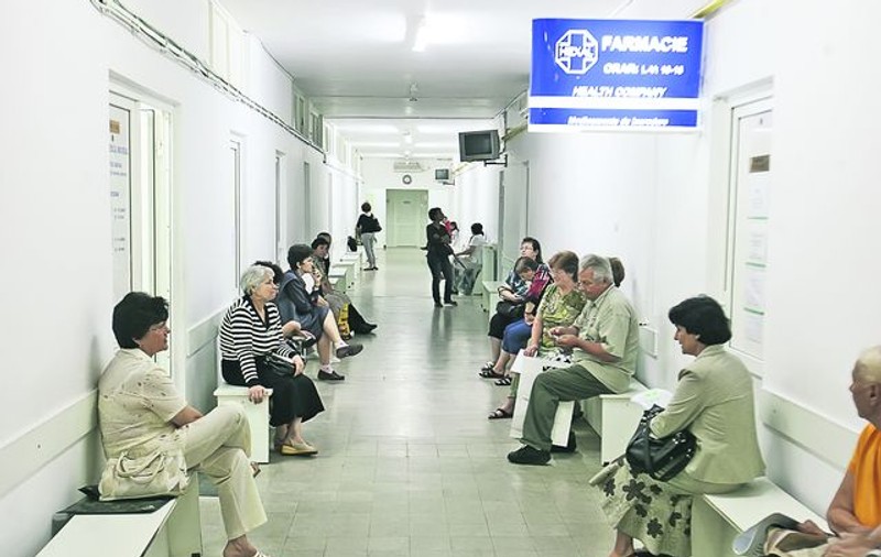 Mergi la medic, bagi mâna în buzunar