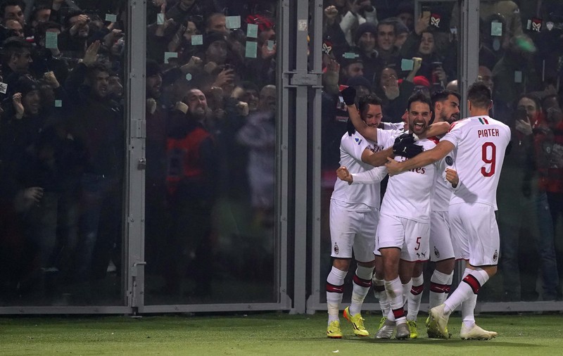 Un fan al echipei AC Milan, înjunghiat într-o încăierare pentru un șort al favoriților!