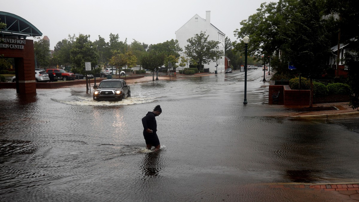 Uraganul Florence a lovit coasta americană