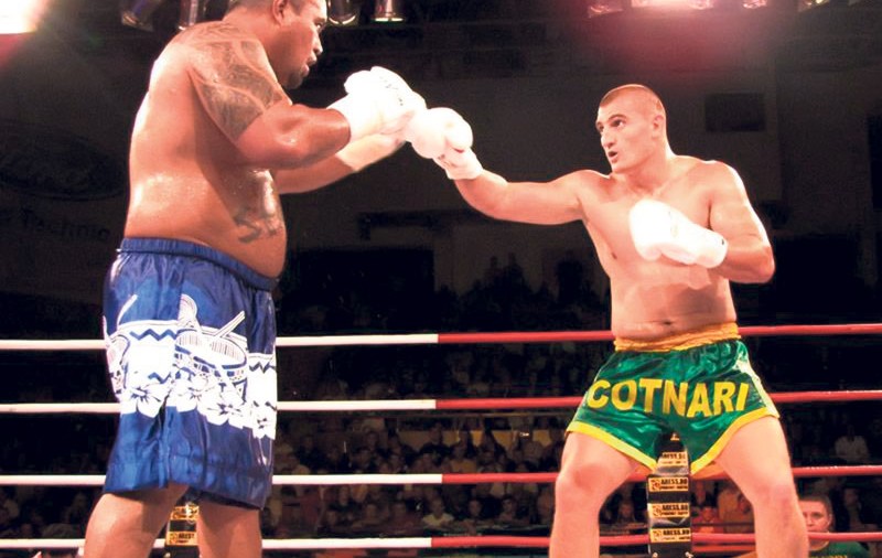 Moroşanu şi Mighty Mo, acuzaţi că au făcut figuraţie în gala de la Arad