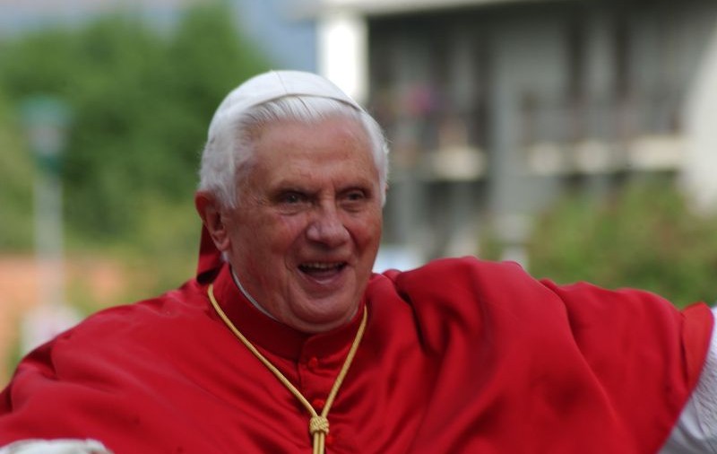 Papa se lansează în muzică la aceeaşi casă de discuri cu Nirvana