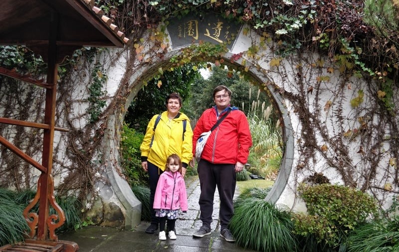 O familie de români din China: ”Ni se înregistrează toate mișcările, dar viața începe să se întoarcă la normal”