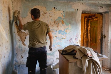 Marian e cel care aduce banii în casă şi ţine loc de figură paternă pentru cei mici. | Foto: Eli Driu / Libertatea