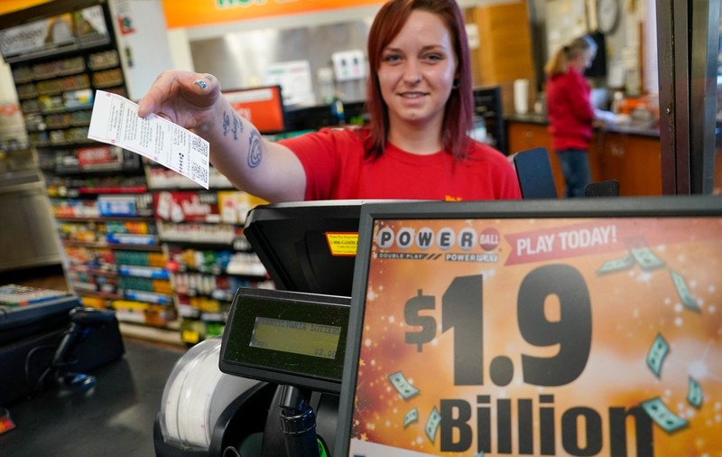 A fost câștigat cel mai mare premiu din istorie la loteria Powerball din Statele Unite. Câți bani ia posesorul biletului norocos