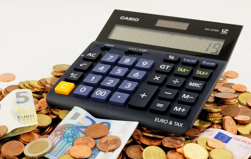 Ministerul Finanţelor lansează o emisiune de titluri de stat pentru populaţie. Tombolă la care 1.000 de persoane care investesc 500 de lei pot câştiga 5.000 de lei