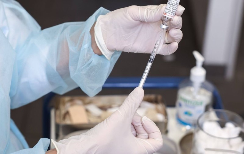 Colegiul Medicilor, reacție acidă după moțiunea AUR antivaccin HPV: „Medicina se bazează pe dovezi, nu pe presupuneri”