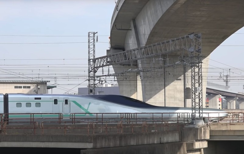 VIDEO | Japonezii curăță un tren de mare viteză în doar 7 minute