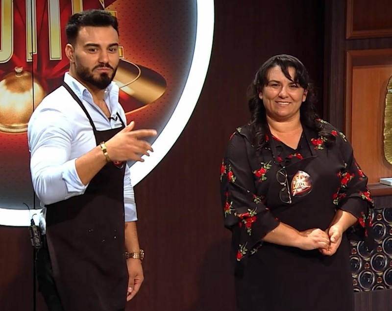 Unchiul lui Jador, concurent Chefi la cuțite 2024. Iulian Dumitrache a venit la show însoțit de sora artistului. Ce a gătit bărbatul