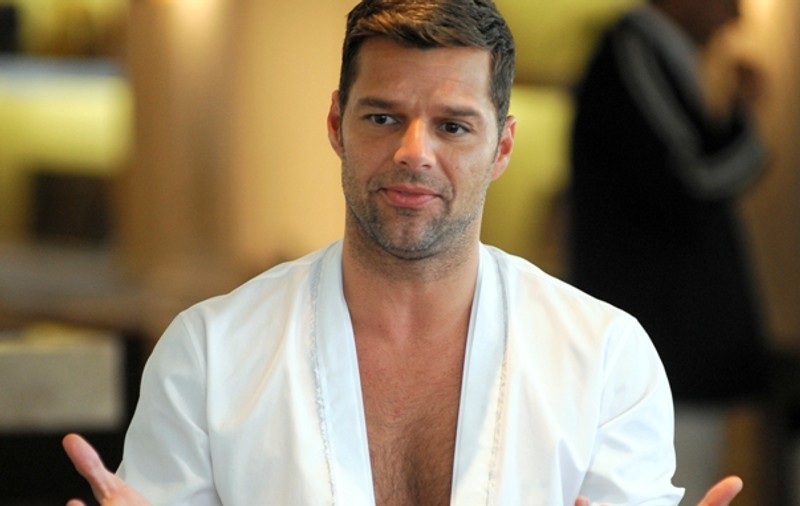 Ricky Martin este noua imagine a unui ruj produs de MAC