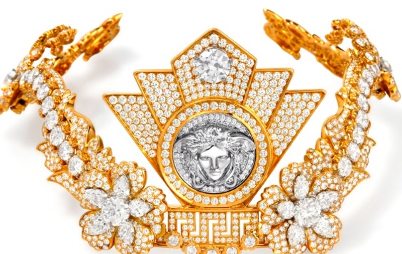 CEO-ul Versace demisionează