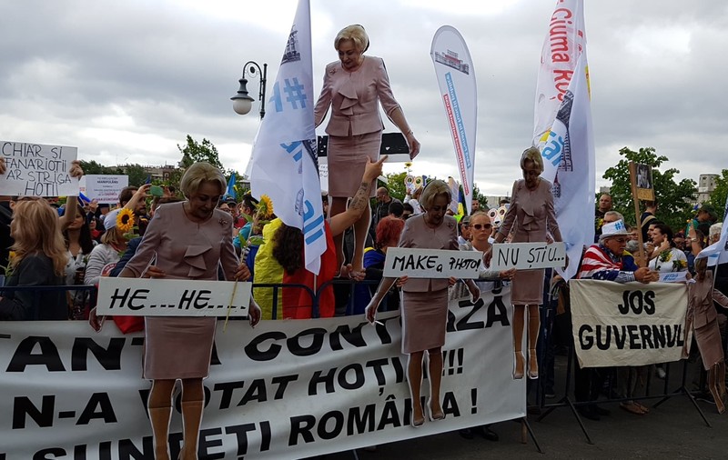 Opoziția face analiza eșecului moțiunii de cenzură. Reproșuri privind lipsa unei alternative politice și noi strategii pentru toamnă