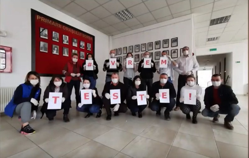 Video |  Rugăminte în versuri pentru autorități. Oamenii din centrele de carantină din Maramureș cer să fie testați pentru coronavirus