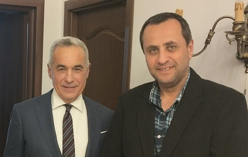Primul înalt fost oficial SRI care se afișează mândru alături de Călin Georgescu: „Viitorul președinte al României Reale”