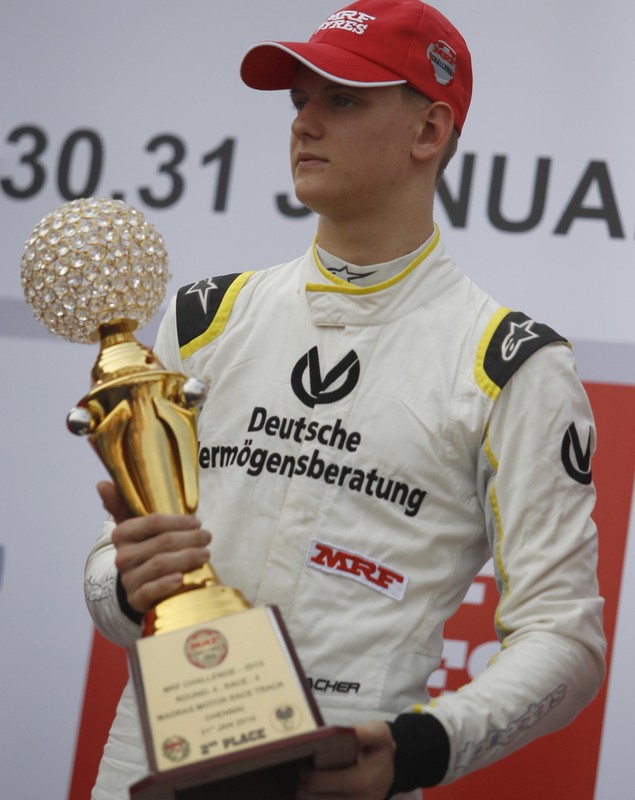 Fiul lui Michael Schumacher este leit tatăl său: Vreau să câştig titlul mondial în Formula 1 | FOTO