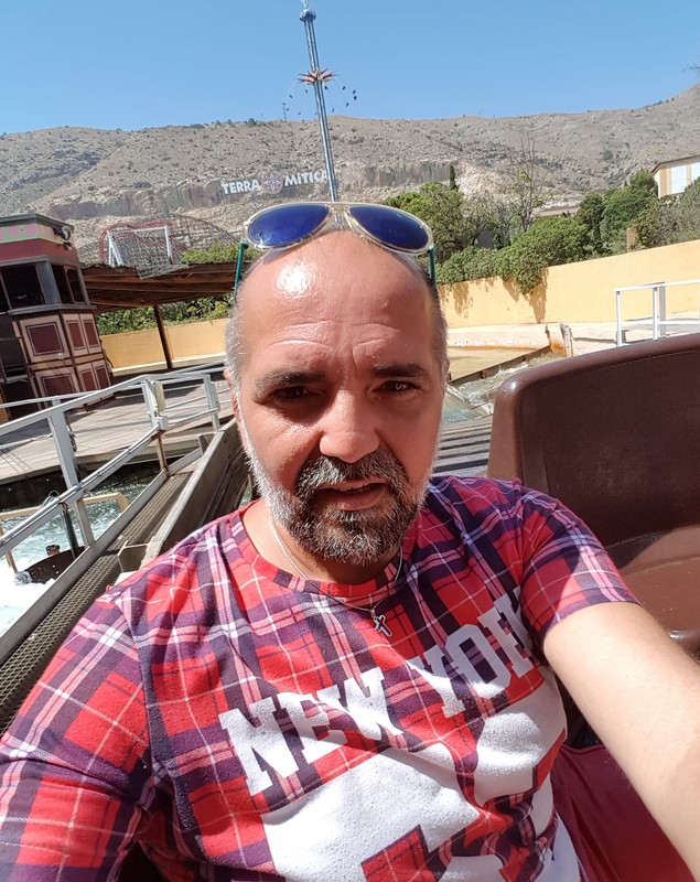 Daniel Iordăchioaie se pregătește de nuntă. Artistul și-a cerut iubita în căsătorie. Cum arată acesta după ce a slăbit 42 de kilograme