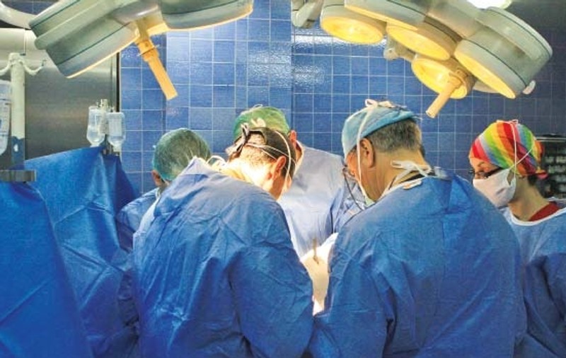 Toate organele din abdomenul unei femei, îndepărtate de medicii din Iași. Ce pățise pacienta