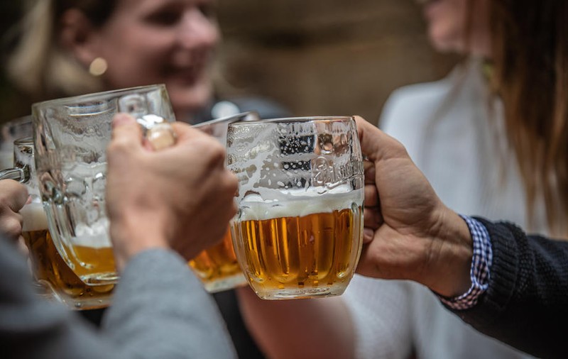 Ce se va întâmpla cu preţurile restaurantelor şi de ce va fi nevoie să lăsăm numele şi numărul de telefon