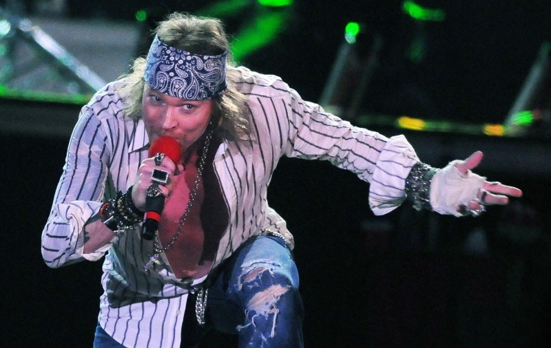 Concertul Guns'n'Roses a început cu o întârziere de aproape 2 ore