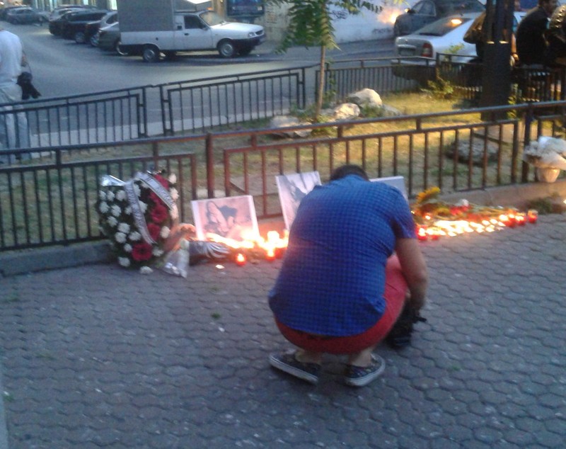 Peste 100 de persoane au adus un omagiu lui Nik Baydin, în centrul Capitalei | FOTO