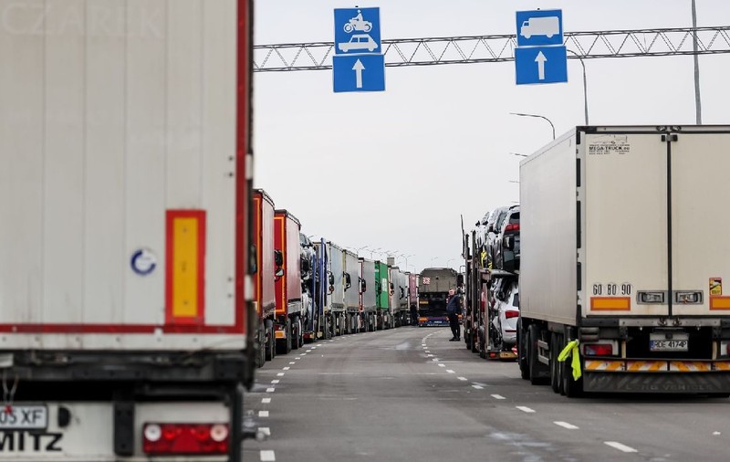 Țara care și-a închis granițele pentru șoferii de TIR din Uniunea Europeană: „Situația este aproape de dezastru”