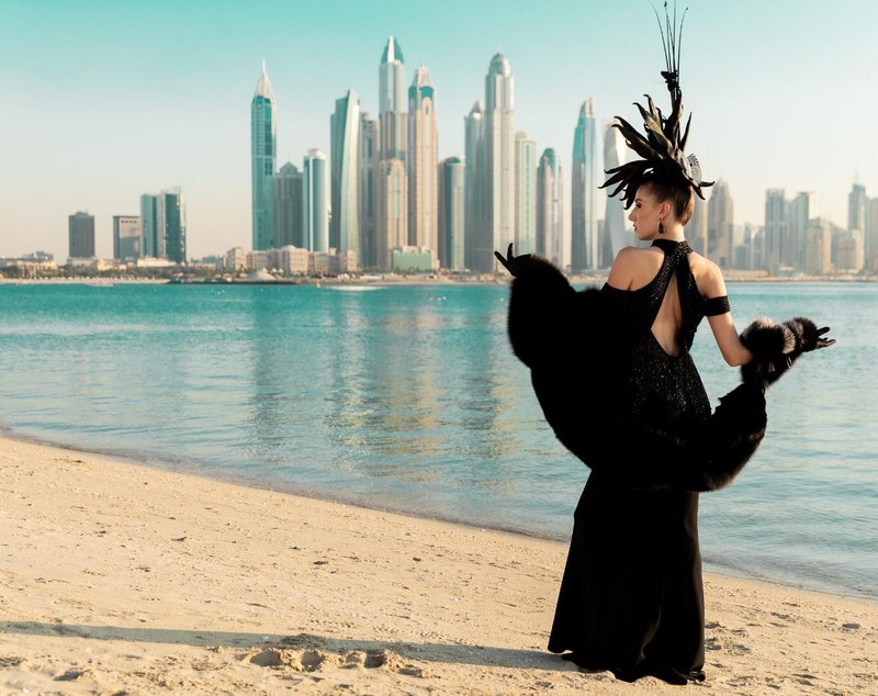 Designerii români și-au prezentat creațiile la Dubai. Cătălin Botezatu, prezent la cel mai important eveniment