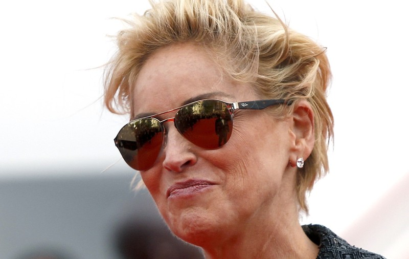 Sharon Stone, APARIŢIE DE COŞMAR pe covorul roşu. Diva este NĂPĂDITĂ DE CELULITĂ | FOTO