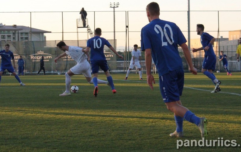 Unul dintre românii implicați în scandalul arbitrilor deghizați face noi dezvăluiri: ”Am vrut să văd dacă mai știu meserie”. Un meci al Viitorului, ar fi fost oficiat de o persoană în șlapi!