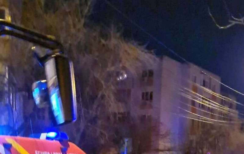 Ambulanță SMURD, lovită de o mașină în timp ce prelua victimele unui accident, la Constanța
