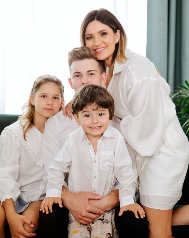 Alessia, fiica Elei Crăciun, și-a dat mama de gol. Ce se întâmplă, de fapt, în familia lor. „Nici în vacanță nu am avut voie mai mult”