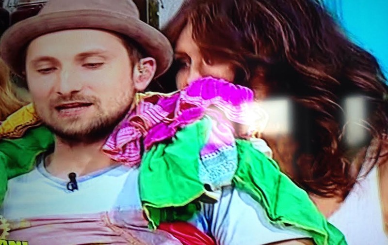 Mihaela Rădulescu i-a PUS POALELE ÎN CAP lui DANI OŢIL, ÎN DIRECT! FOTO