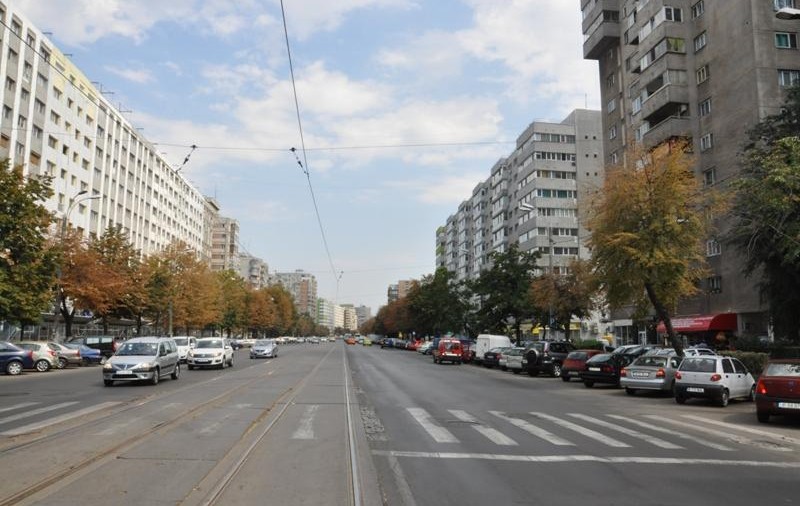 O fată de 9 ani S-A ARUNCAT DE LA ETAJ pentru că tatăl ei o obliga să înveţe