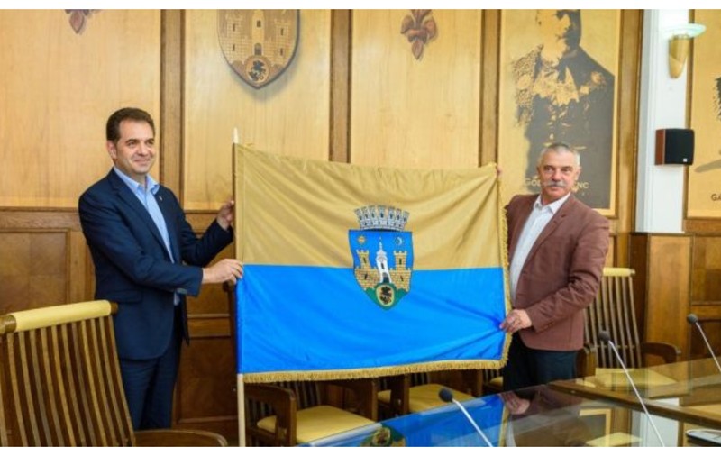 Curtea de Apel Brașov a anulat hotărârea de guvern prin care s-a adoptat steagul secuiesc ca drapel oficial al orașului Sfântu Gheorghe