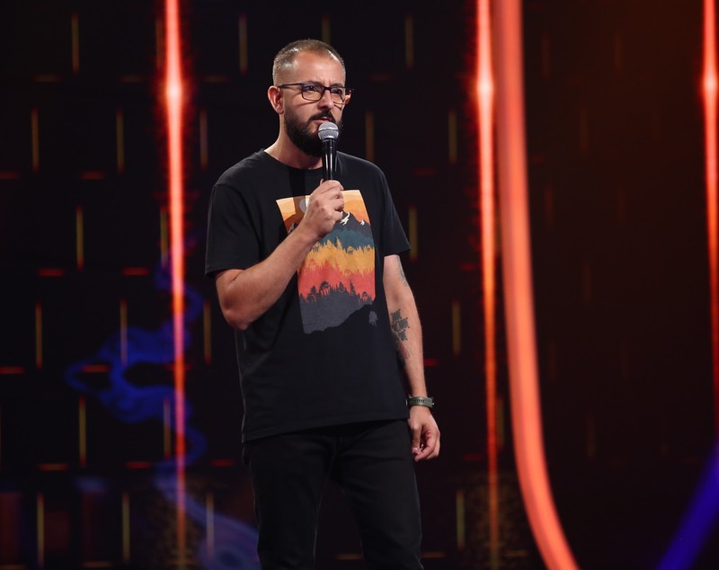 Gabriel Gherghe revine pe scena iUmor 2024, în ediția următoare. Cum reacționează Cheloo și Delia atunci când îl văd