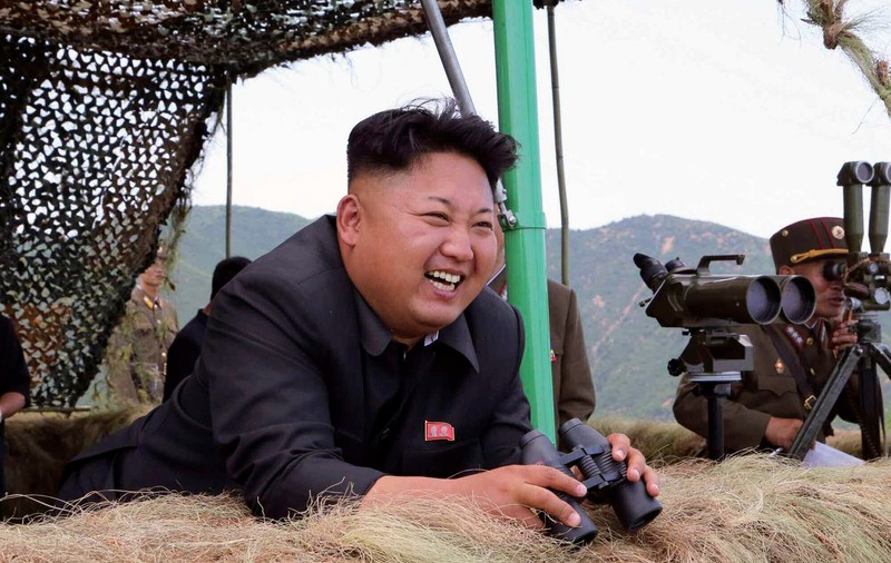 L-au ajuns blestemele? Kim Jong-un a fost operat după ce şi-a fracturat ambele glezne