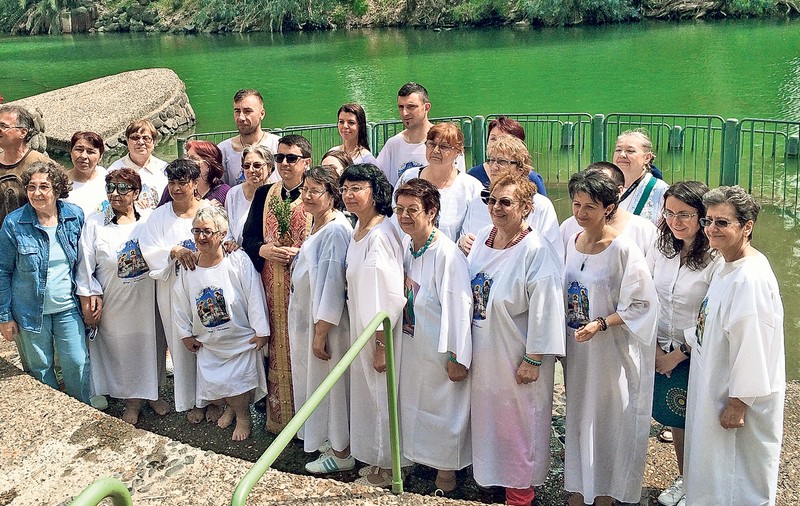 S-au «botezat» în apa Iordanului