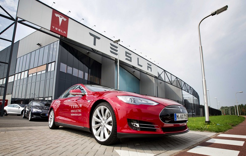Elon Musk a deschis sucursala Tesla din România