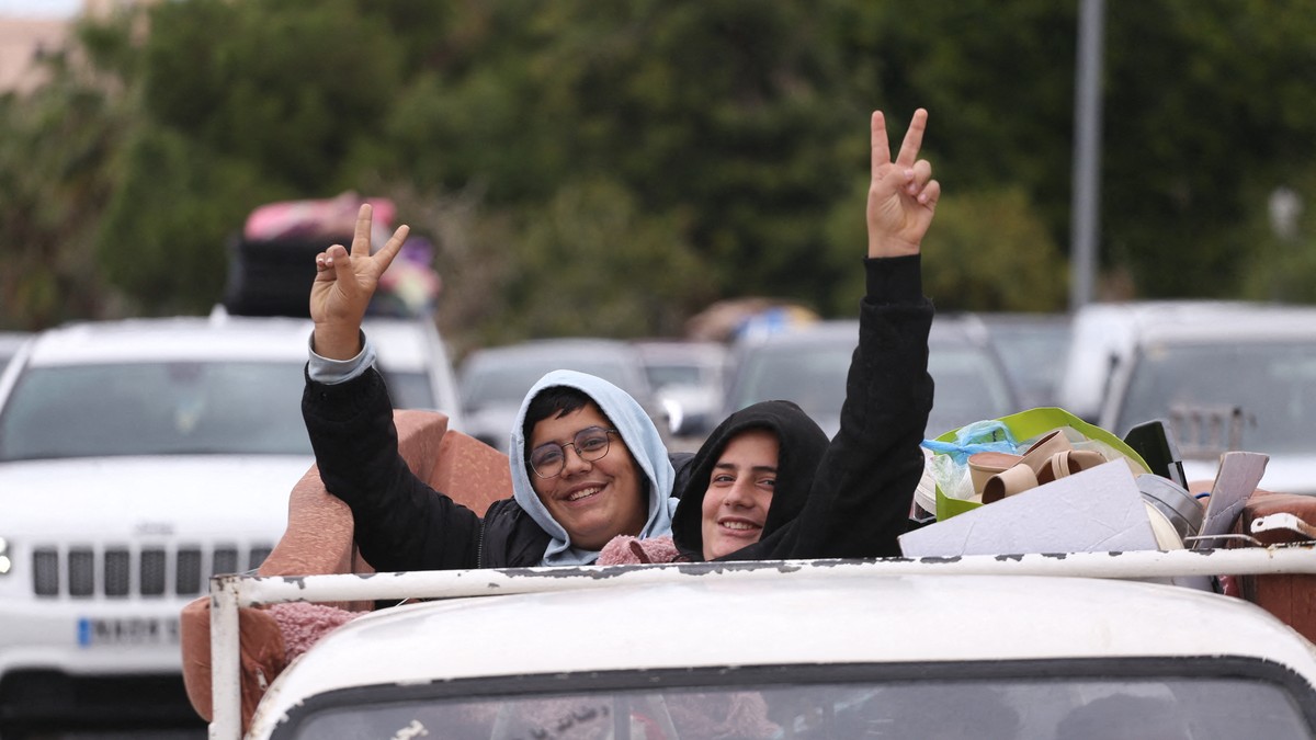 Mii de libanezi s-au întors acasaă după încetarea focului Foto: Hepta