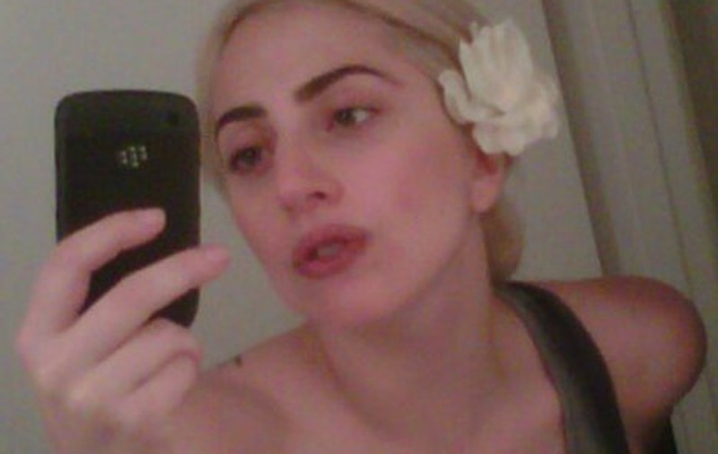Uite cum arată Lady Gaga nemachiată! Îţi place?