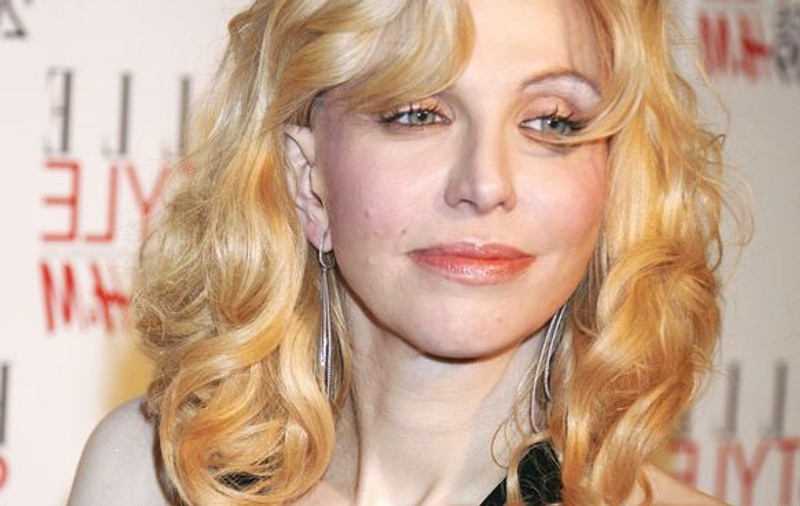 Courtney Love, prea săracă pentru a-şi cumpăra o pereche de pantofi